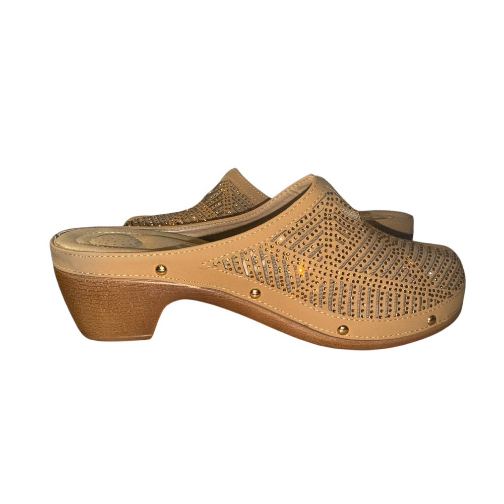Atalina Women's Tan Clogs Size 10